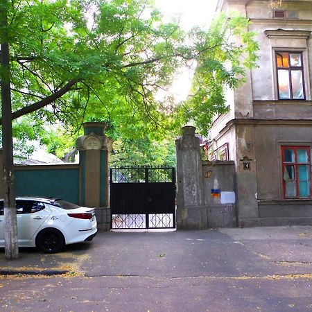 Успенский Odessa Esterno foto
